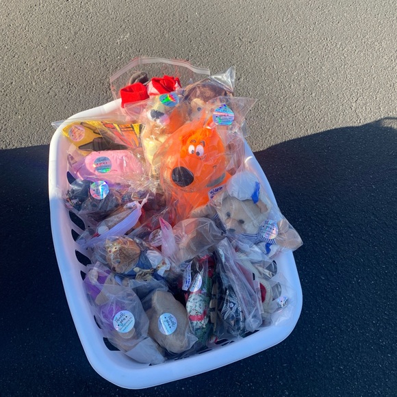 $8 for 3 kNic-knac bags of used toys/decor & more excellent 4 resellers - Picture 6 of 16